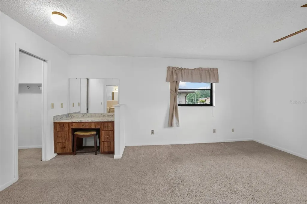 610 Fourth Avenue Lady Lake FL 32159