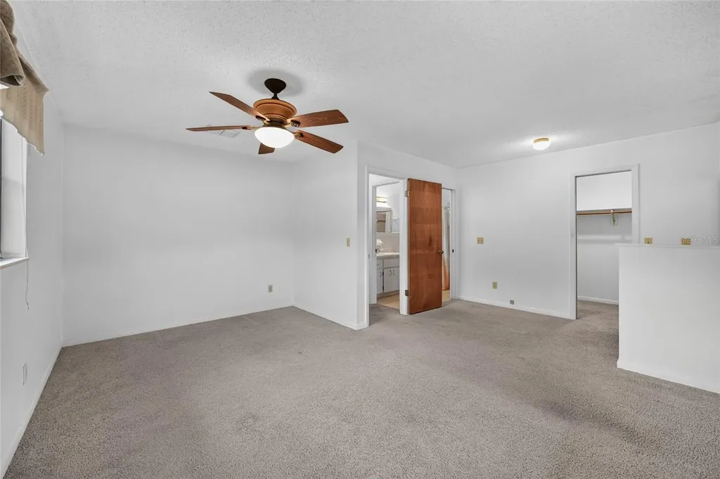 610 Fourth Avenue Lady Lake FL 32159