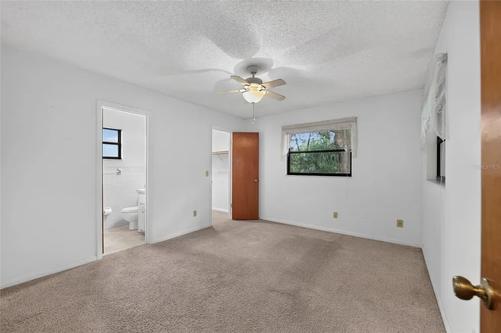 610 Fourth Avenue Lady Lake FL 32159