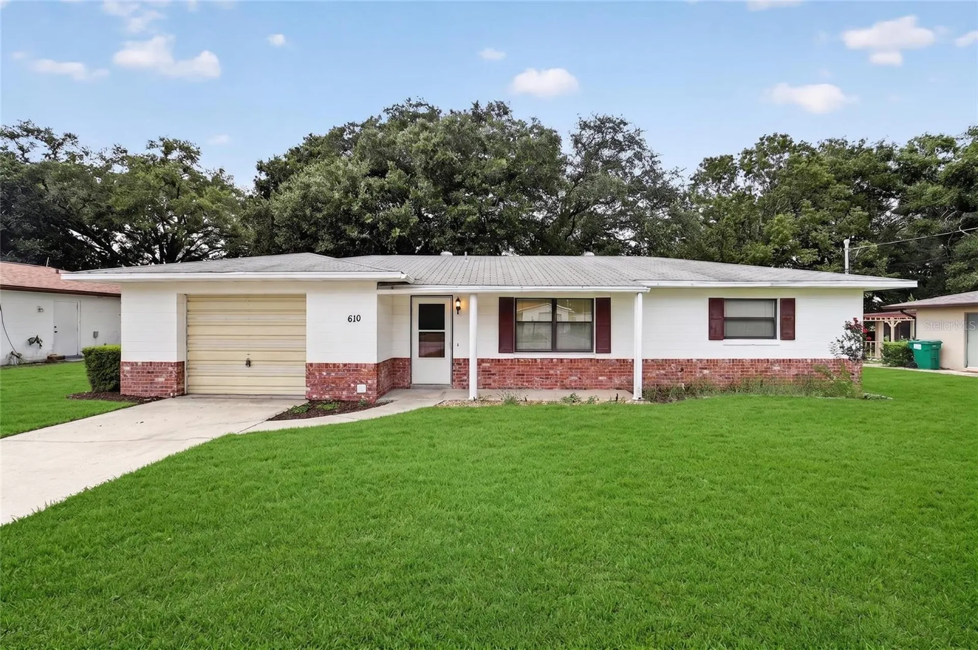 610 Fourth Avenue Lady Lake FL 32159