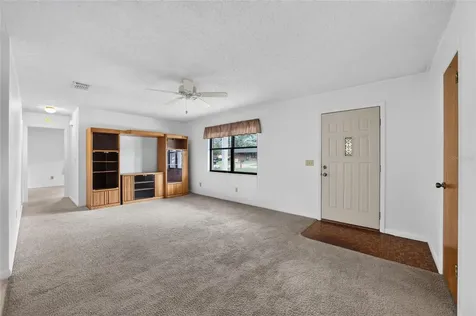 610 Fourth Avenue Lady Lake FL 32159