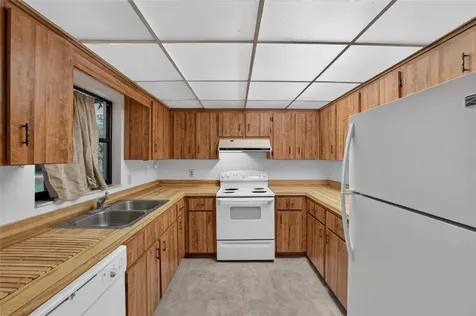 610 Fourth Avenue Lady Lake FL 32159
