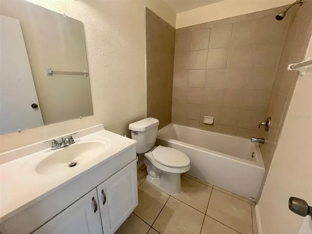 2745 Hidden Lake Boulevard Sarasota FL 34237