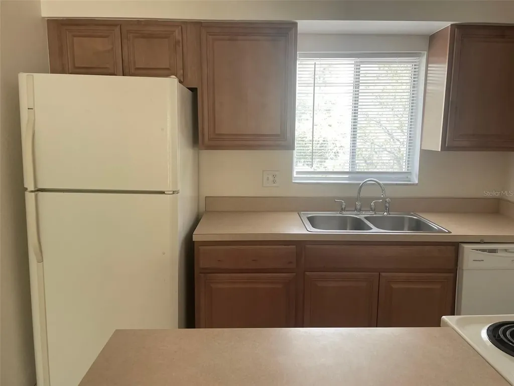 2745 Hidden Lake Boulevard Sarasota FL 34237
