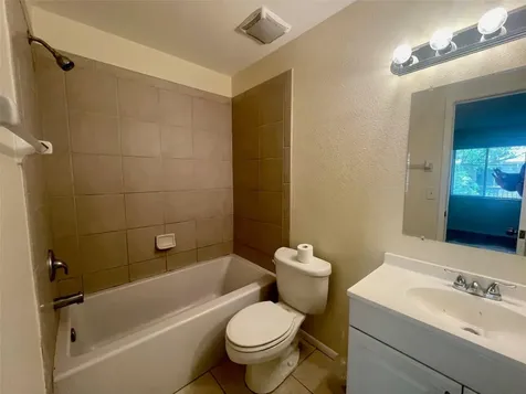 2745 Hidden Lake Boulevard Sarasota FL 34237
