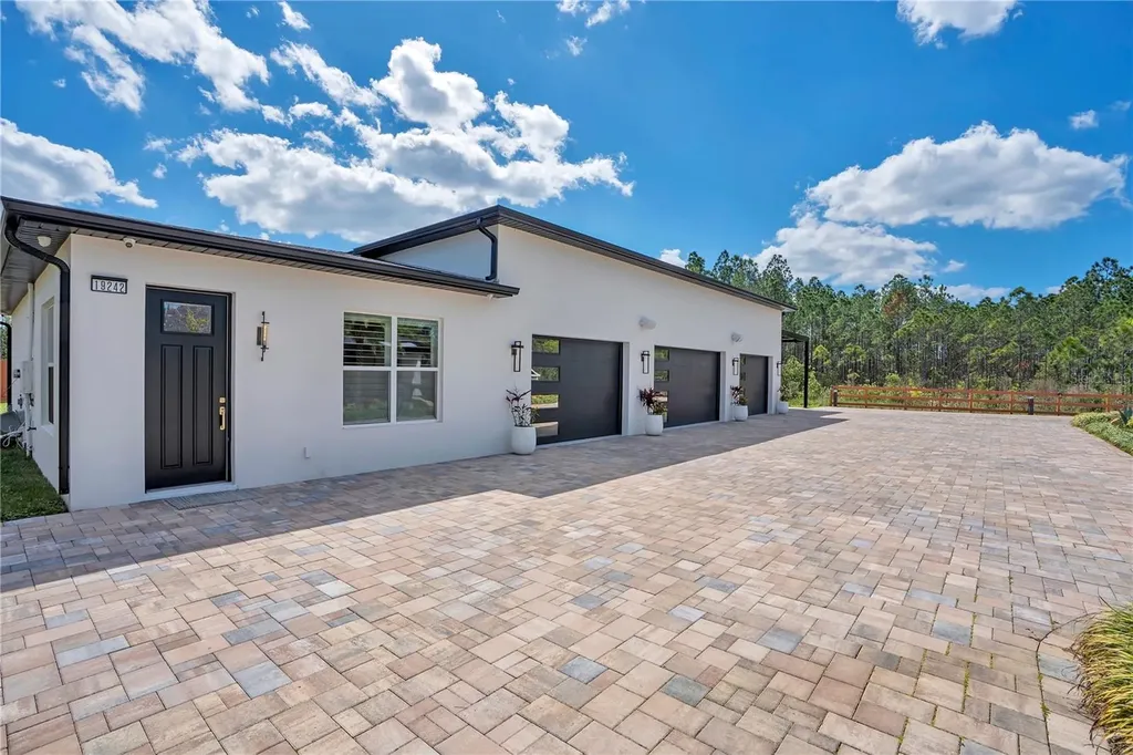 19240 Lansdowne Street Orlando FL 32833
