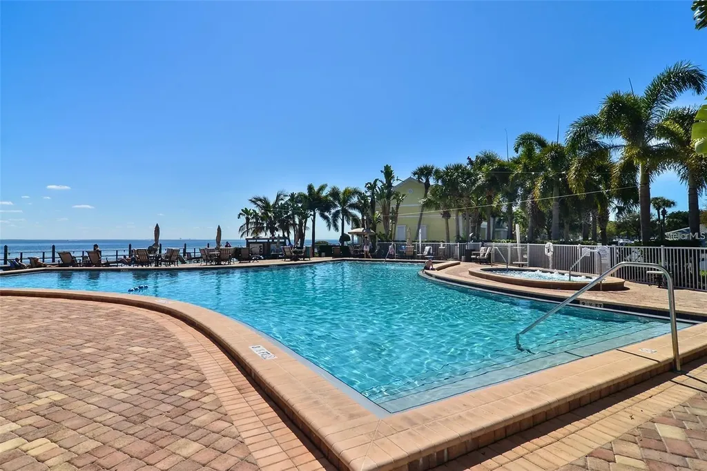 5111 Coquina Key Drive SE St Petersburg FL 33705