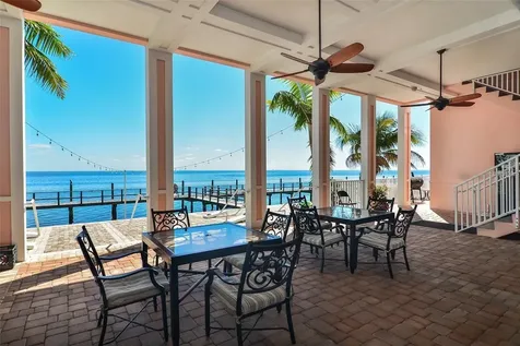 5111 Coquina Key Drive SE St Petersburg FL 33705