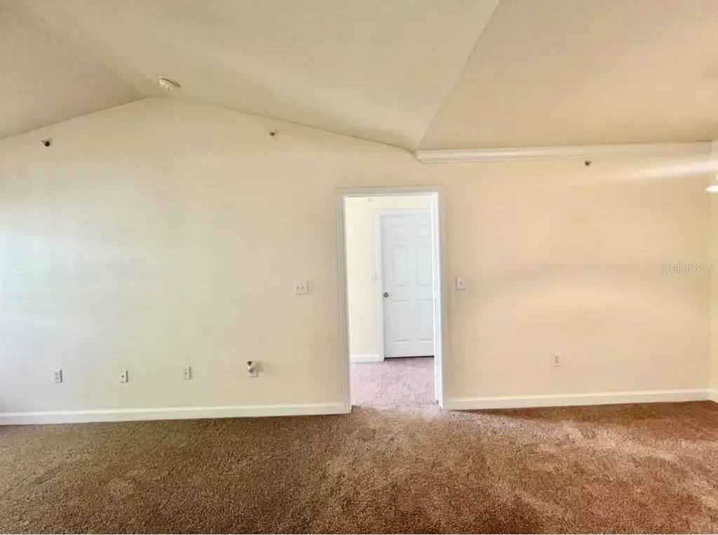 18469 Bridle Club Drive Tampa FL 33647