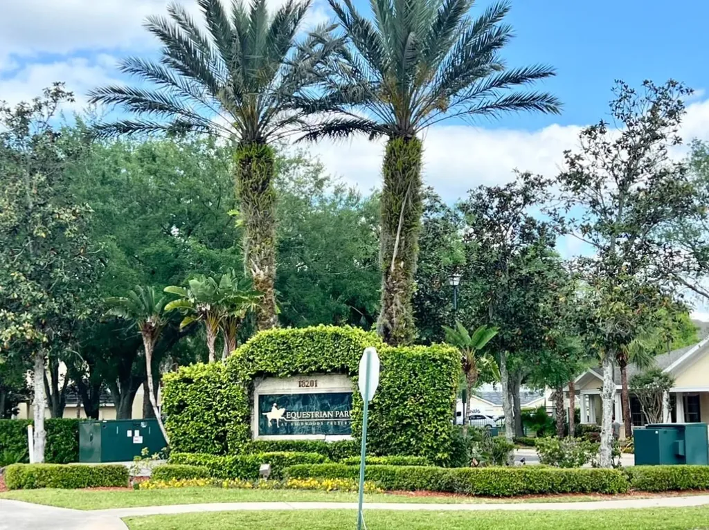18469 Bridle Club Drive Tampa FL 33647