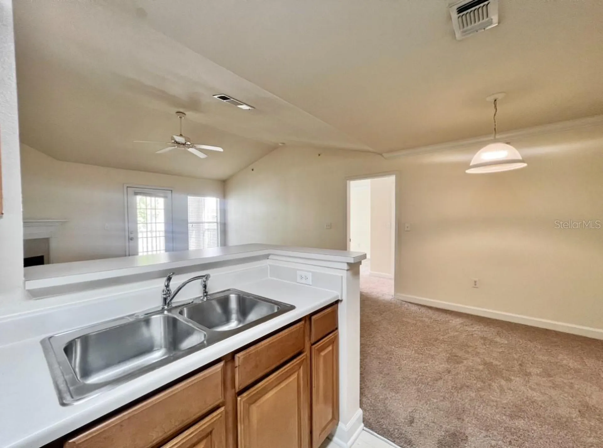 18469 Bridle Club Drive Tampa FL 33647