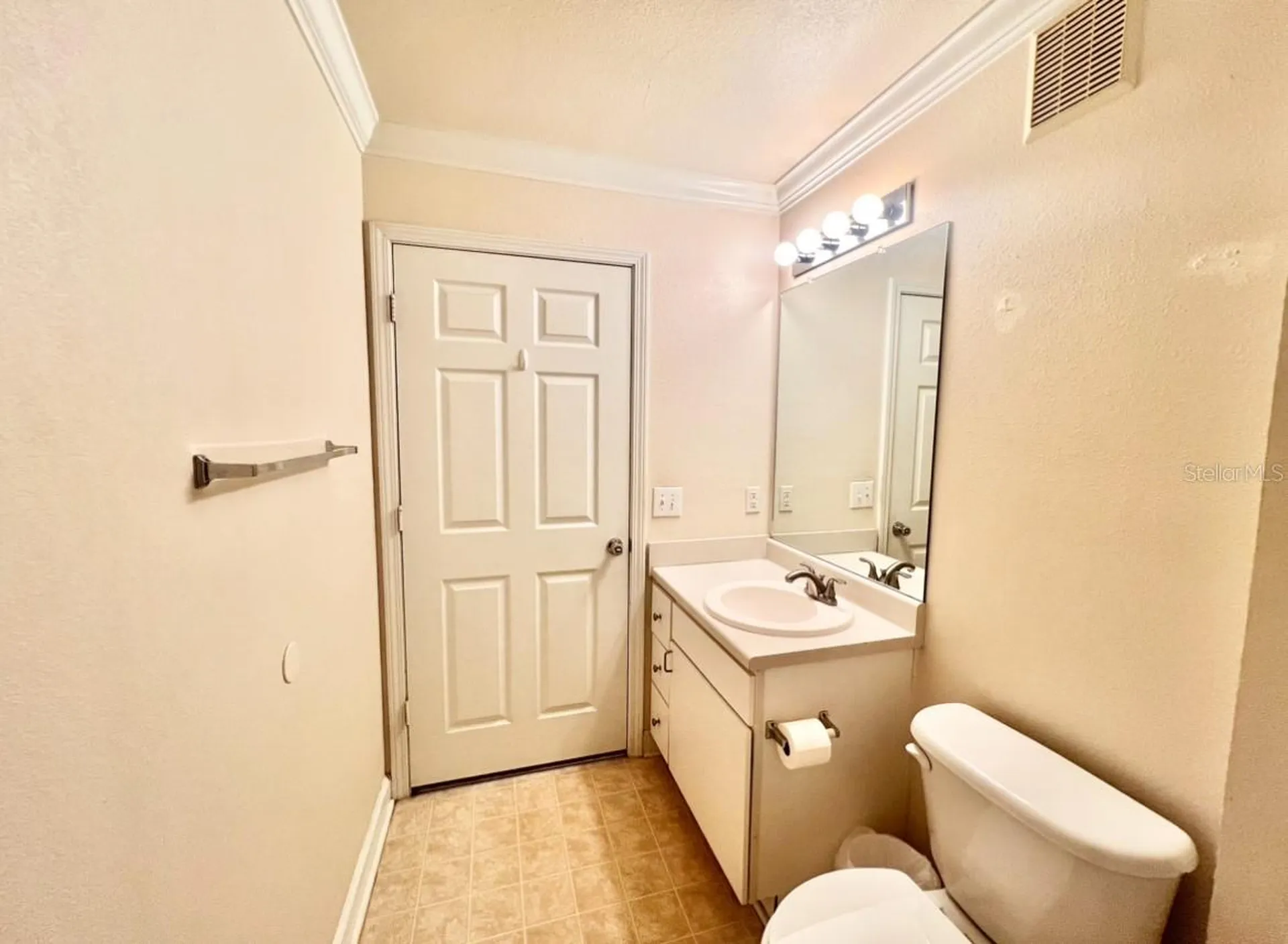 18469 Bridle Club Drive Tampa FL 33647