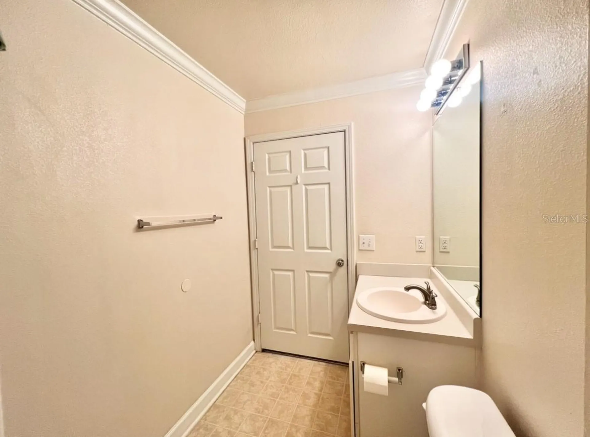 18469 Bridle Club Drive Tampa FL 33647