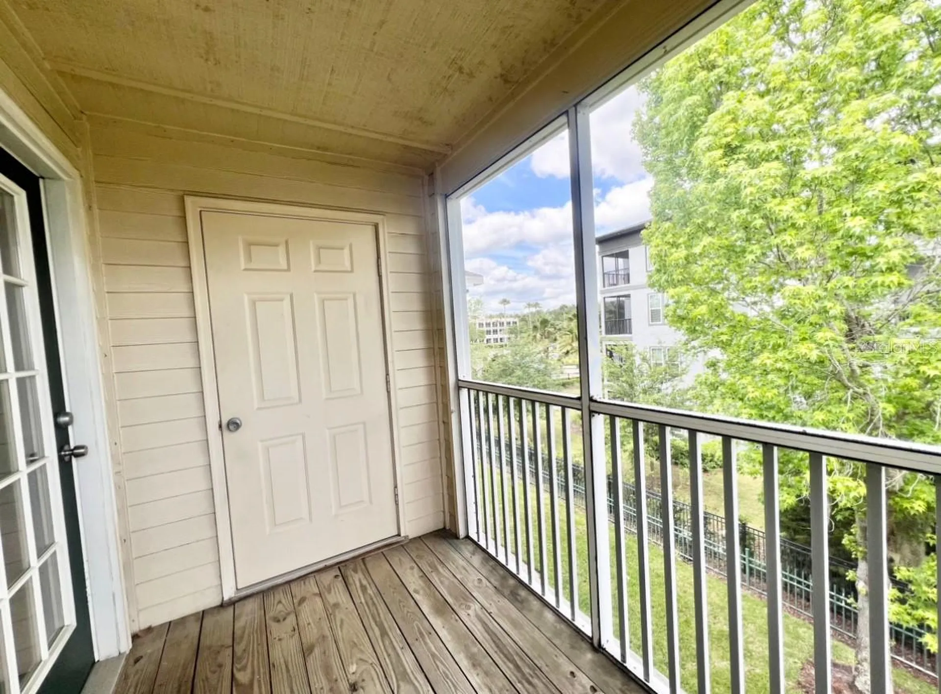 18469 Bridle Club Drive Tampa FL 33647