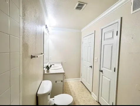 18469 Bridle Club Drive Tampa FL 33647