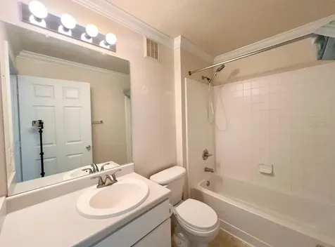 18469 Bridle Club Drive Tampa FL 33647