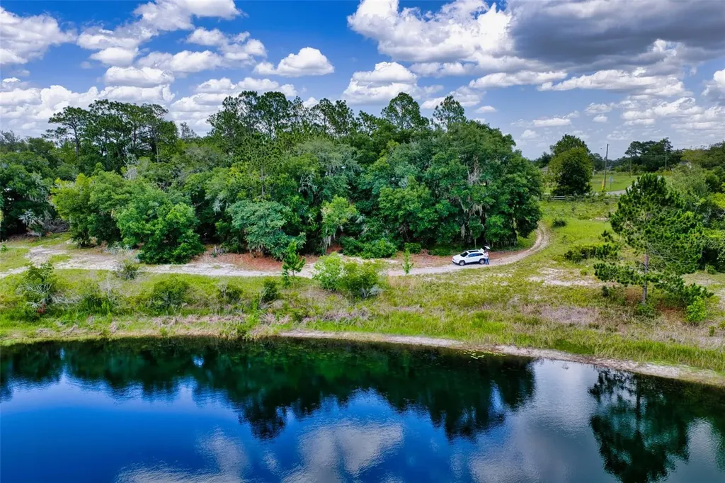 Malauka Loop Ocklawaha FL 32179