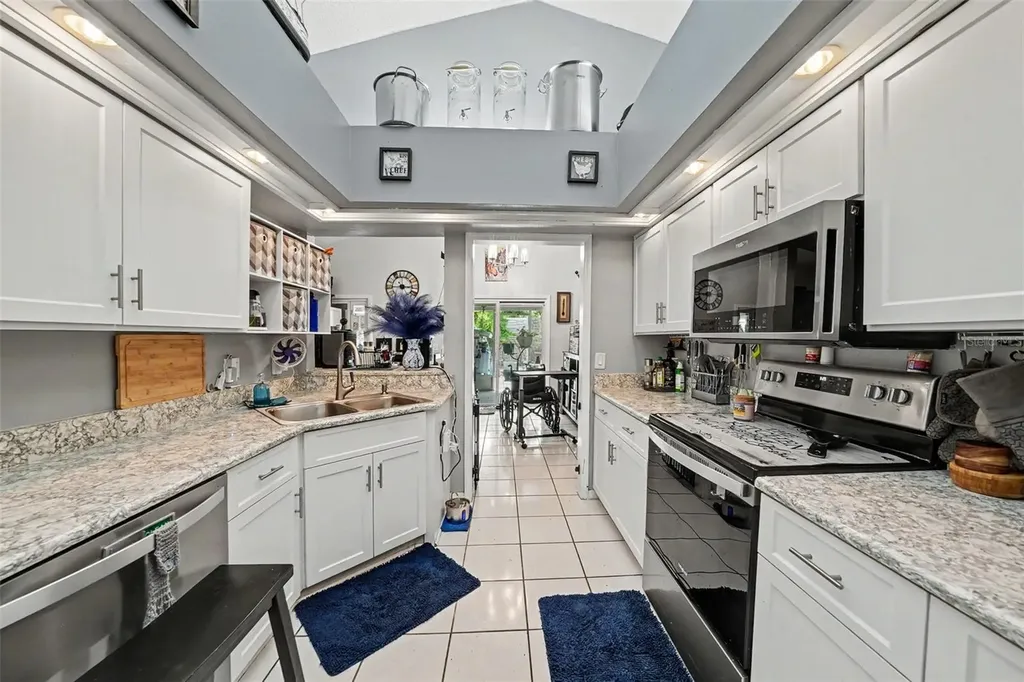 2250 Springwood Cir W Clearwater FL 33763