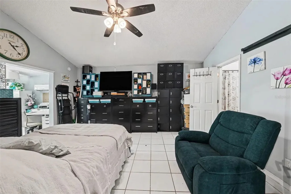2250 Springwood Cir W Clearwater FL 33763