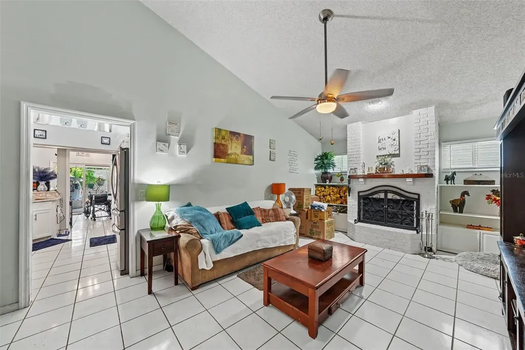 2250 Springwood Cir W Clearwater FL 33763