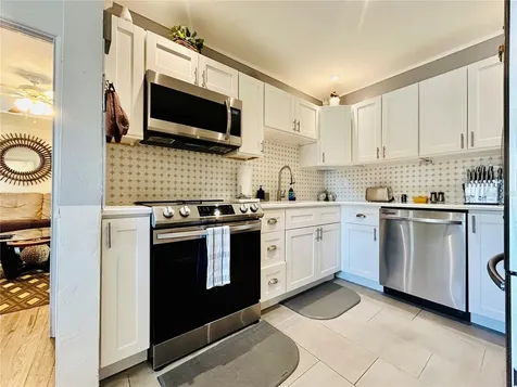 6190 6th Street S St Petersburg FL 33705