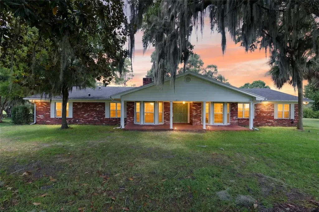 8544 NW 160th Avenue Morriston FL 32668