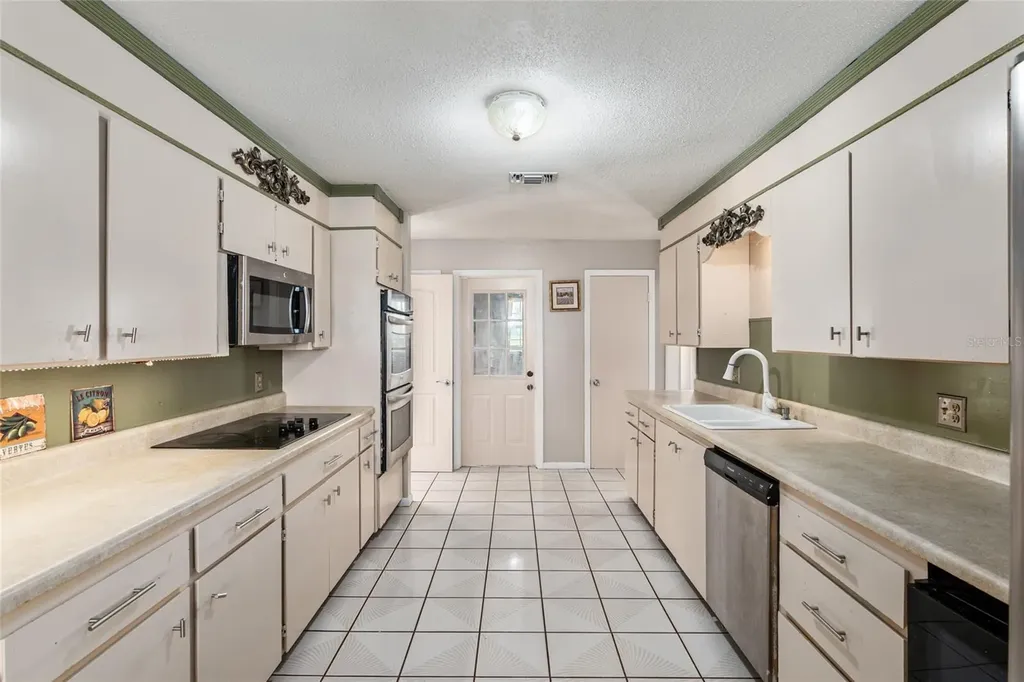 8544 NW 160th Avenue Morriston FL 32668