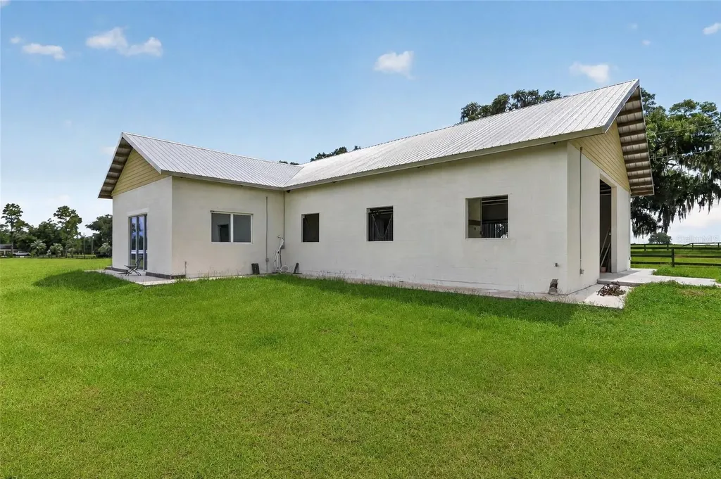 8544 NW 160th Avenue Morriston FL 32668