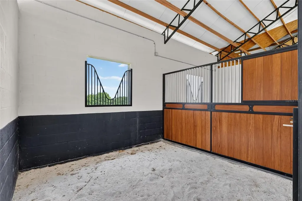 8544 NW 160th Avenue Morriston FL 32668