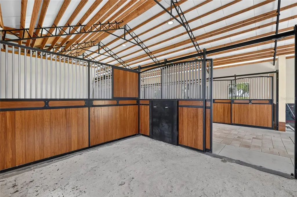 8544 NW 160th Avenue Morriston FL 32668
