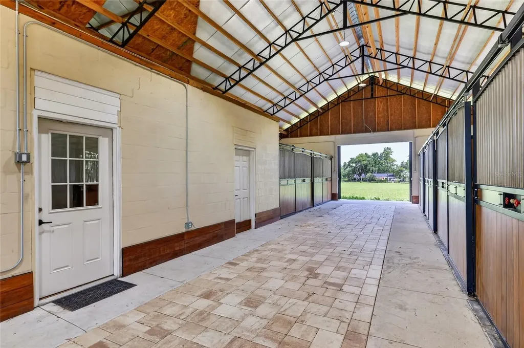 8544 NW 160th Avenue Morriston FL 32668