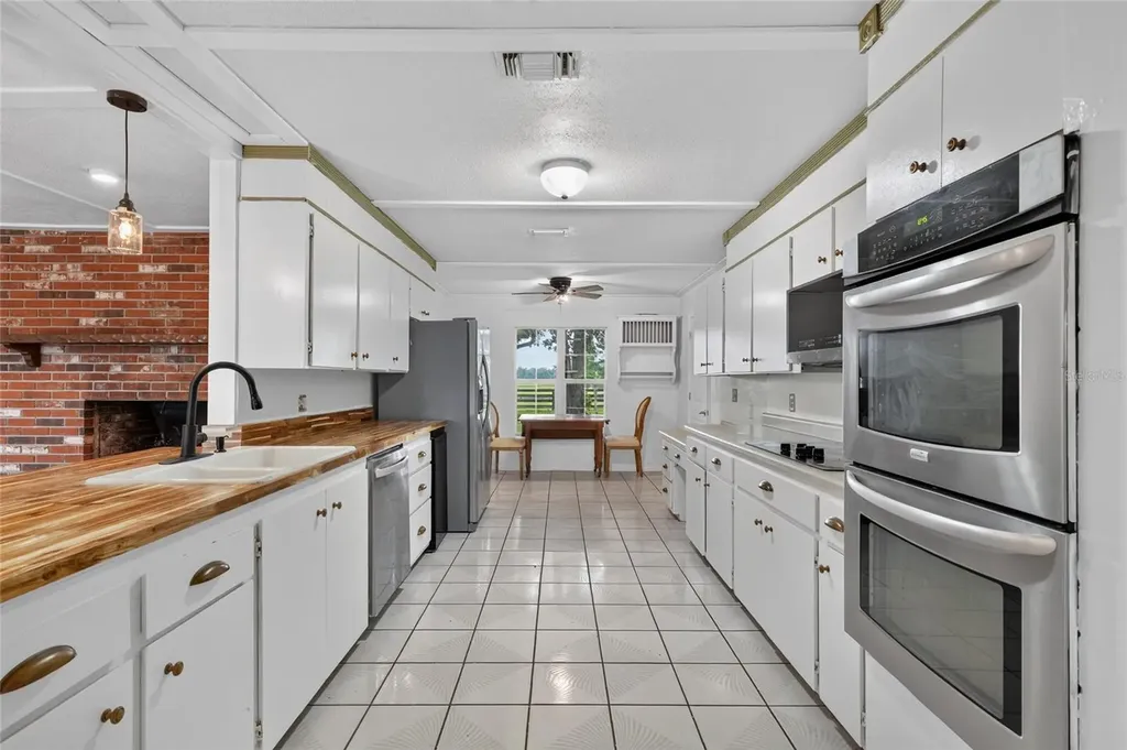 8544 NW 160th Avenue Morriston FL 32668