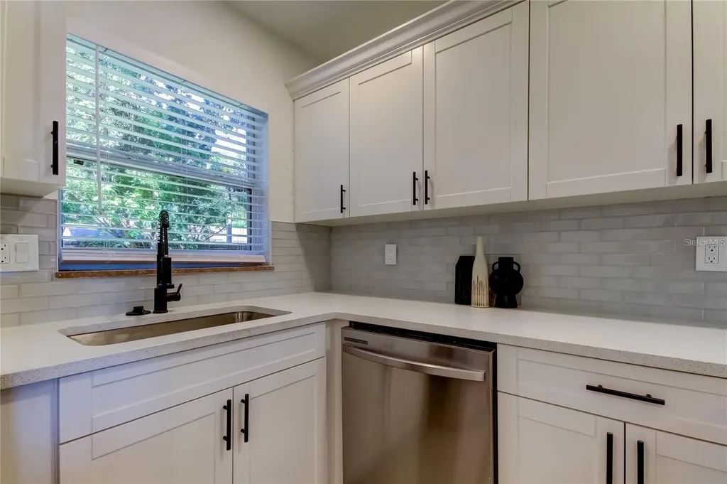10932 Village Green Avenue Seminole FL 33772