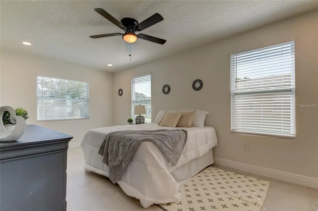 10932 Village Green Avenue Seminole FL 33772