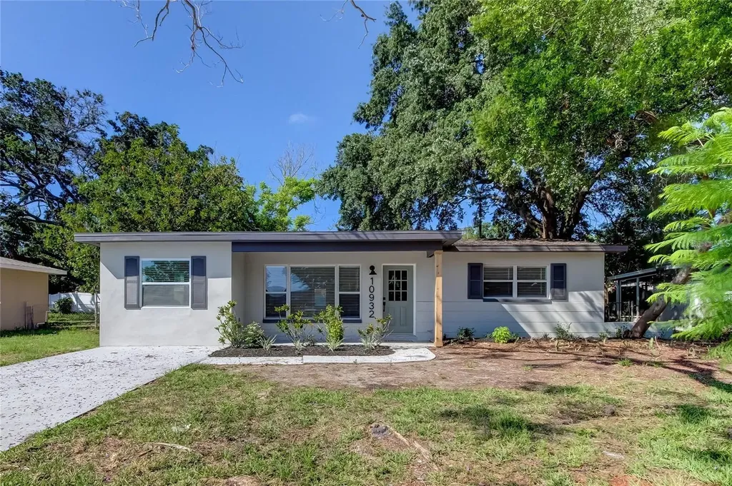 10932 Village Green Avenue Seminole FL 33772
