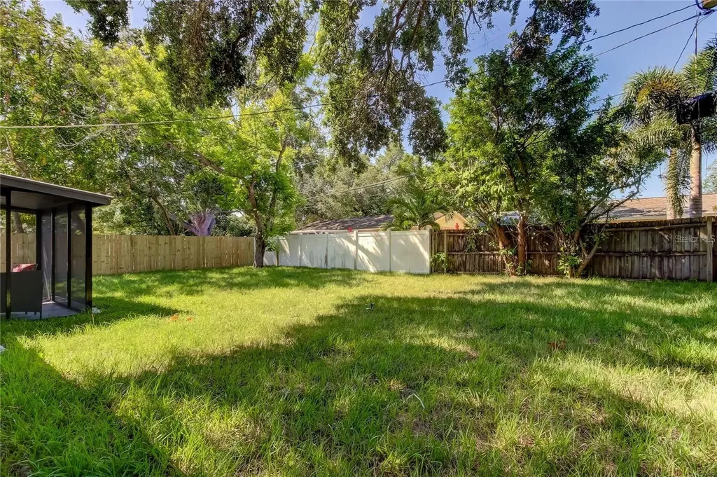 10932 Village Green Avenue Seminole FL 33772