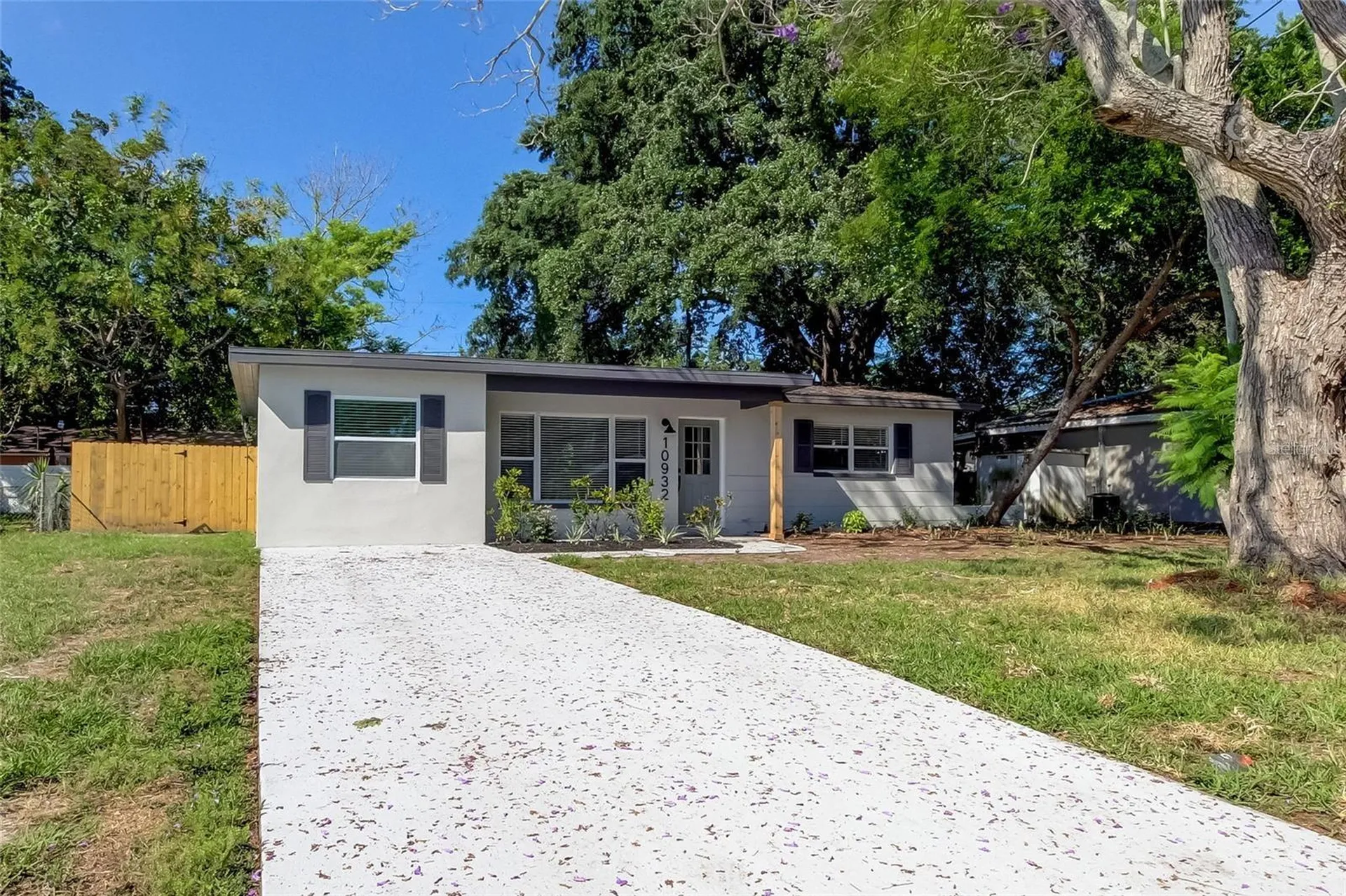 10932 Village Green Avenue Seminole FL 33772