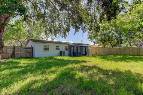 10932 Village Green Avenue Seminole FL 33772