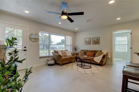 10932 Village Green Avenue Seminole FL 33772