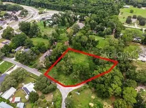 141 Holly Street Apopka FL 32712