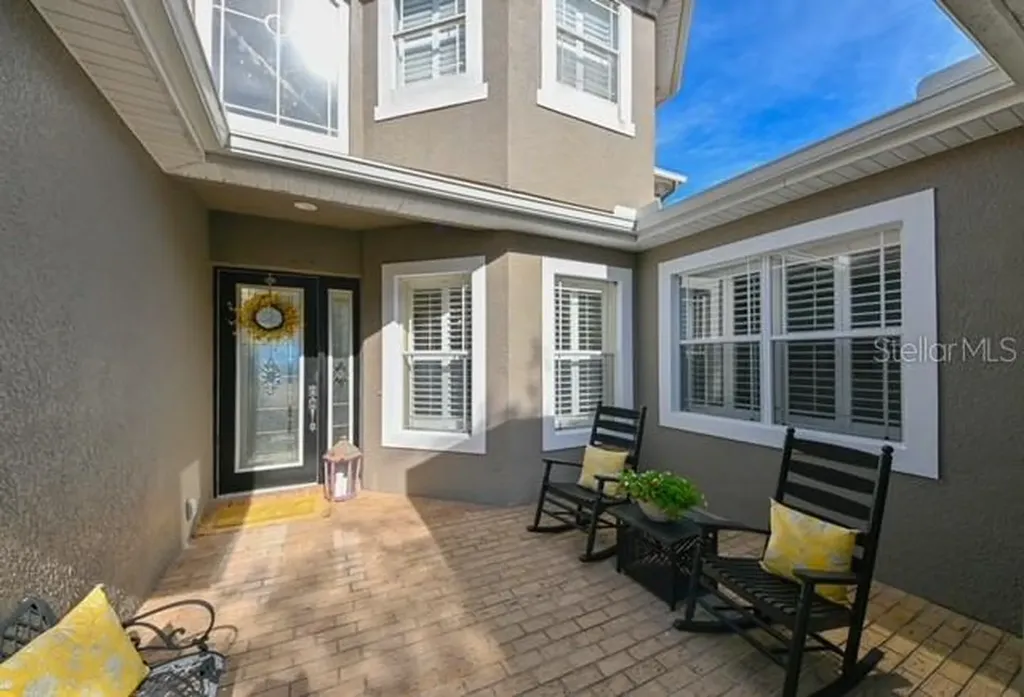 10119 Deercliff Drive Tampa FL 33647