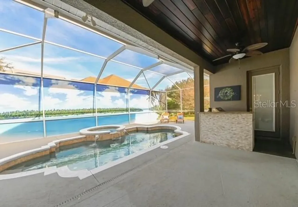 10119 Deercliff Drive Tampa FL 33647
