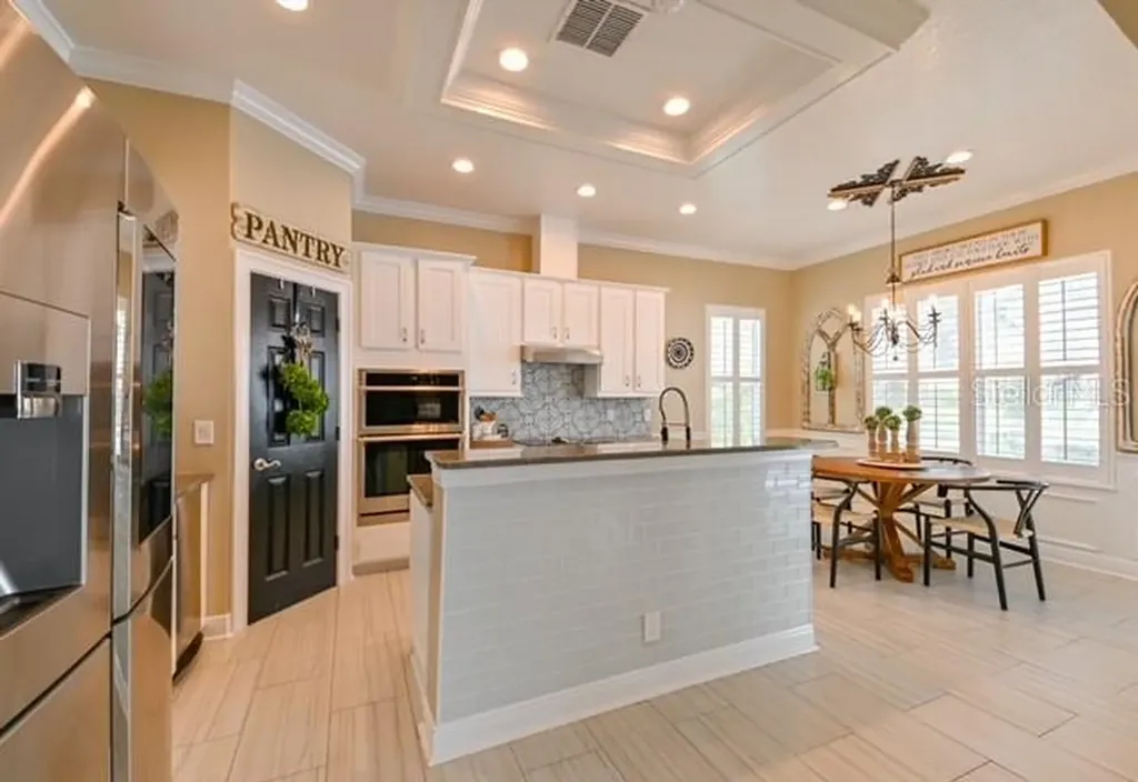 10119 Deercliff Drive Tampa FL 33647