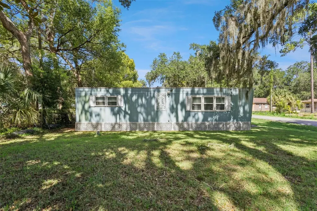 13478 SE 122nd Place Ocklawaha FL 32179