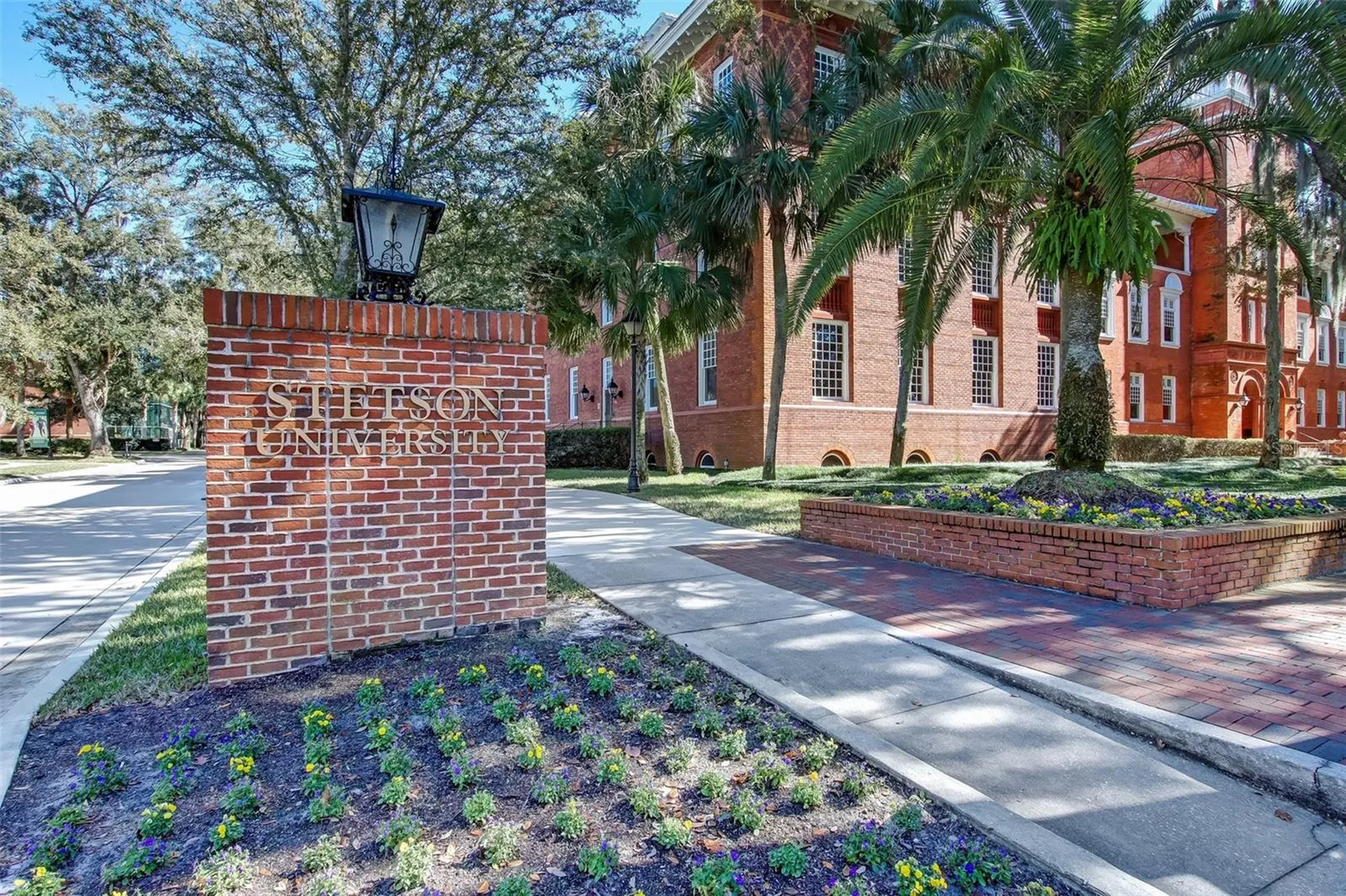 918 S Victoria Hills Drive Deland FL 32724