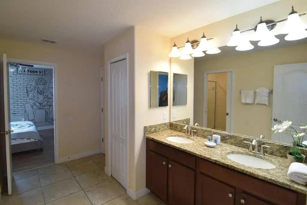 1402 Moon Valley Drive Davenport FL 33896