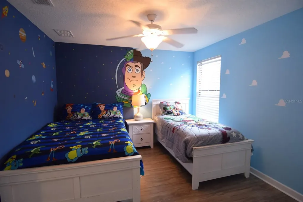 1402 Moon Valley Drive Davenport FL 33896