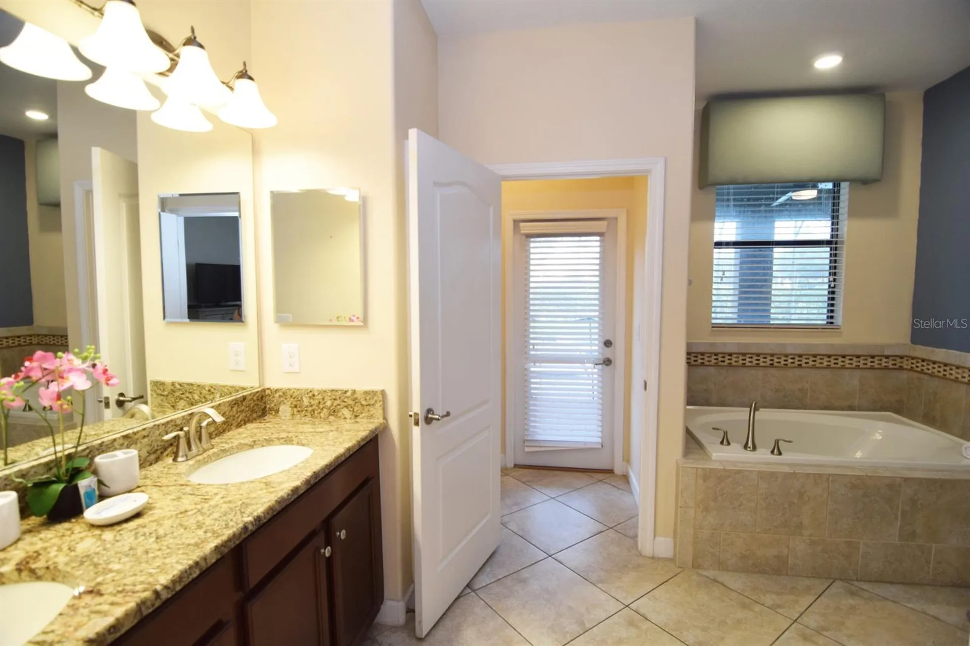 1402 Moon Valley Drive Davenport FL 33896