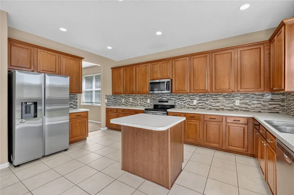 223 Largovista Drive Oakland FL 34787