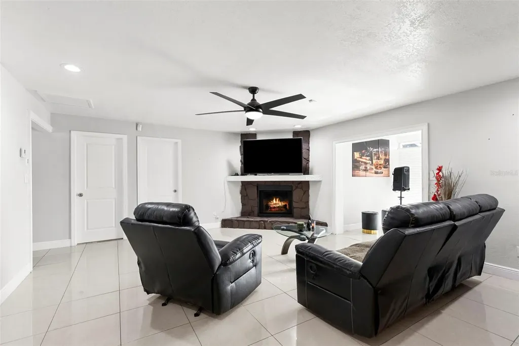 6920 N Cameron Avenue Tampa FL 33614